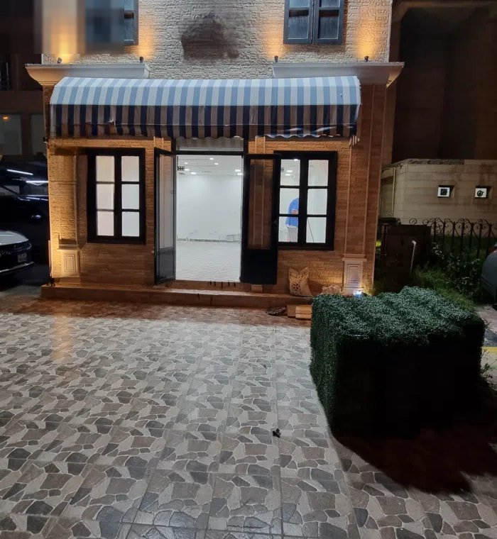 للايجار محل بالسالمية شارع مميز موقع مميز مساحة المحل 42 متر مربع