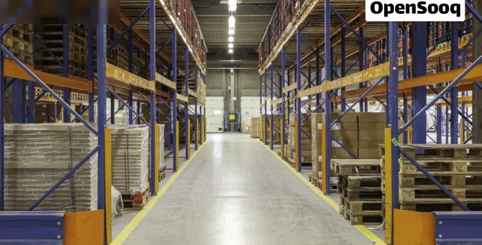 مخزن للإيجار في ميناء عبدالله 2000 م2 مكيف ارتفاع 7 متر  Warehouse for Rent in Mina Abdullah – 2000