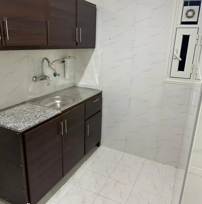 175 m2 1 Bedroom Apartments for Rent in Farwaniya Farwaniya