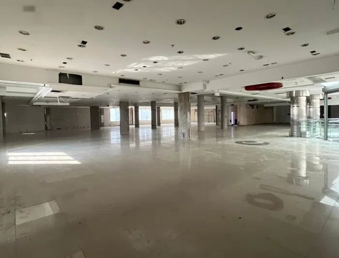 دور كامل تجاري للإيجار في العقيلة .