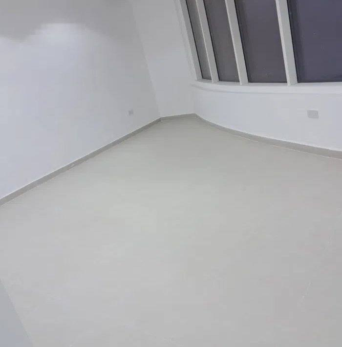 دور تجارى للايجار بالفروانيه ب3 ارقام اليه يصلح لكافة الانشطه التجاريه