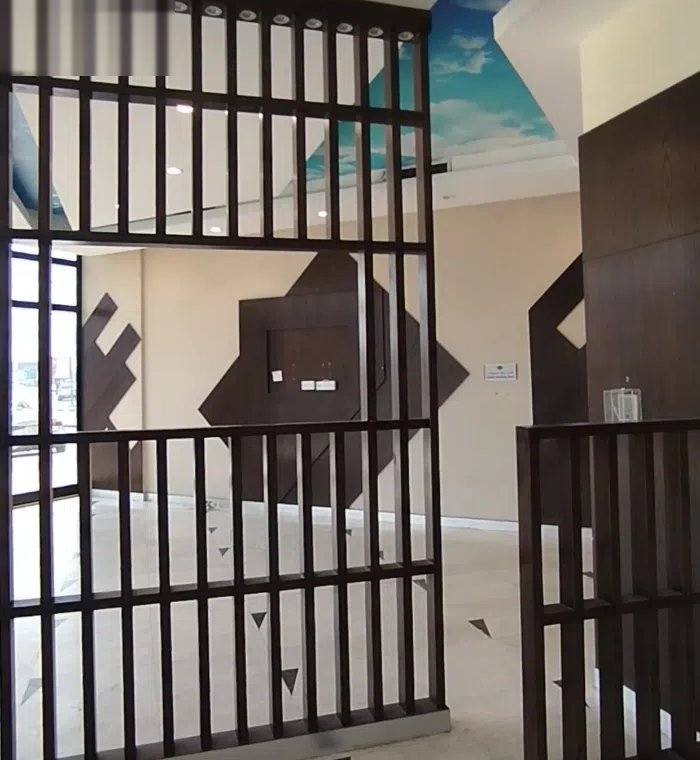 للايجار شقق وادوار مساحات مختلفة مناسبة لصالون او اتيلية او مكتب استشارات