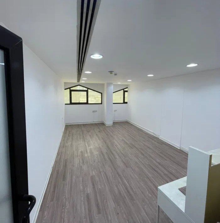 مكتب 30 متر في شرق