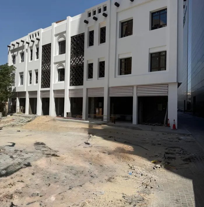 محل للإيجار مباشرة من المالك، بدون خلو أو عمولة، في مجمع جديد بمنطقة المباركية