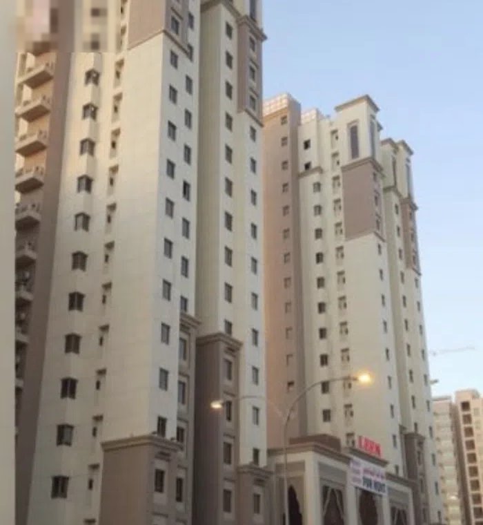 للإيجار دور تجاري