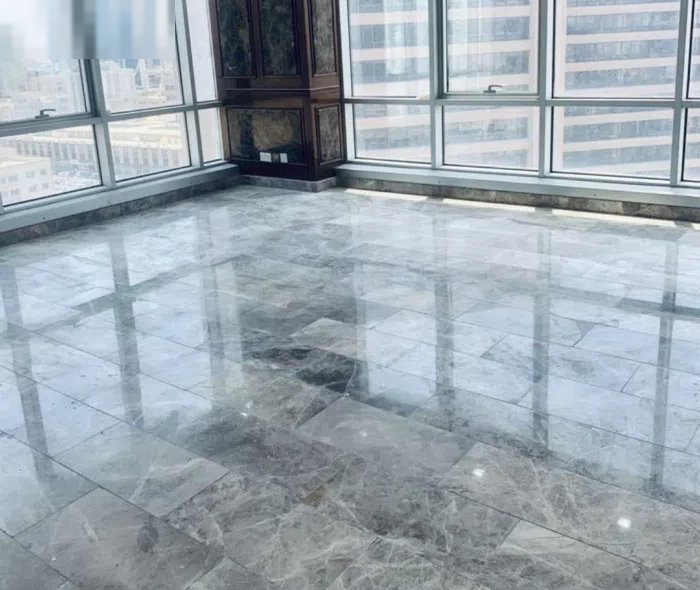 مكتب  للايجار مجمع تجاري  مساحات مختلفة تبدأ المساحة من 30 متر مربع