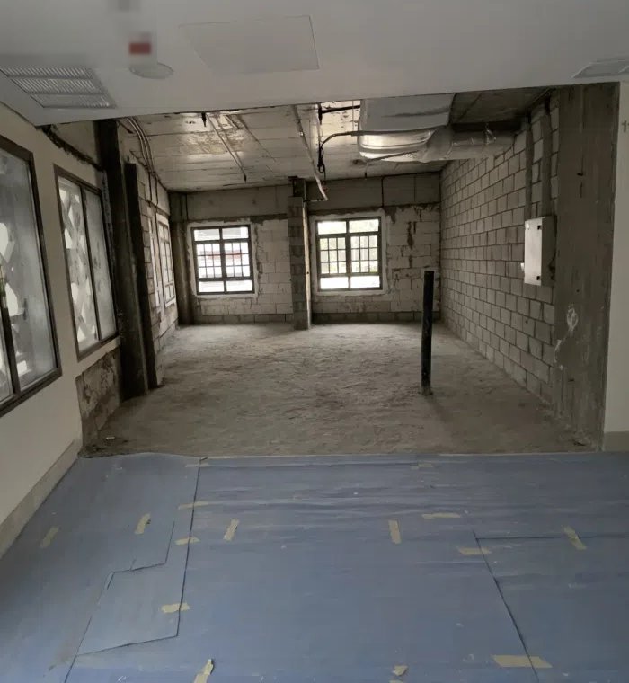 محلات واجهة للإيجار في مجمع جديد بالمباركية من المالك مباشرة بدون خلو او عمولة