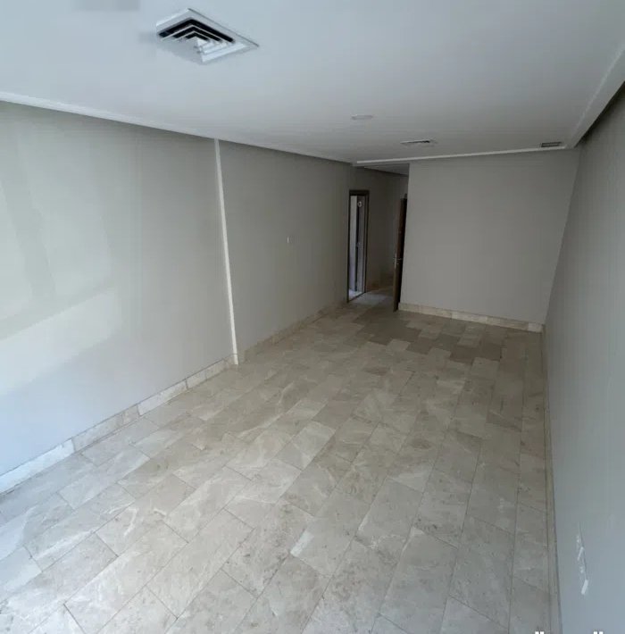 شقة تجارية للإيجار صباح السالم 104 م بالدور الأول  Commercial Apartment for Rent 104 sqm Sabah Al S