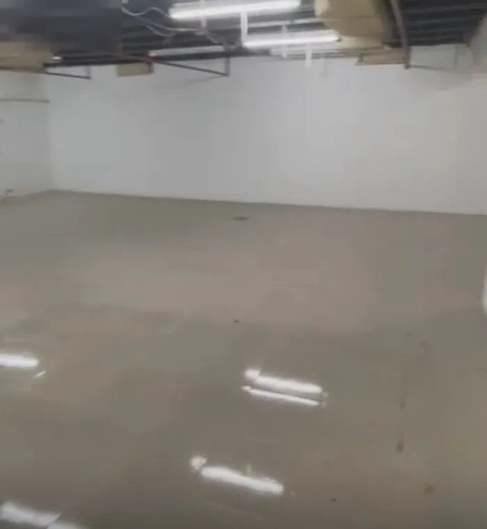 مخزن للايجار بالشعب البحري