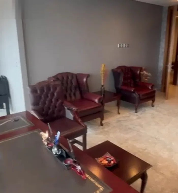 للايجار مكتب راقى جدا 120 متر مع رقم إلى فى برج راقى بدون الفرش