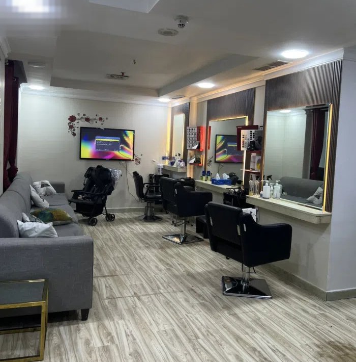 صالون نسائى للبيع