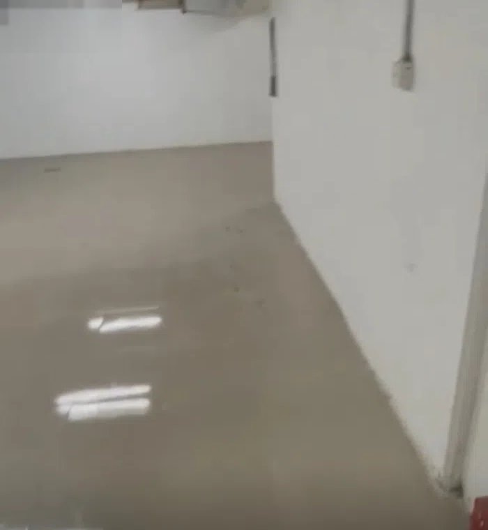 مخزن للايجار بالشعب البحري