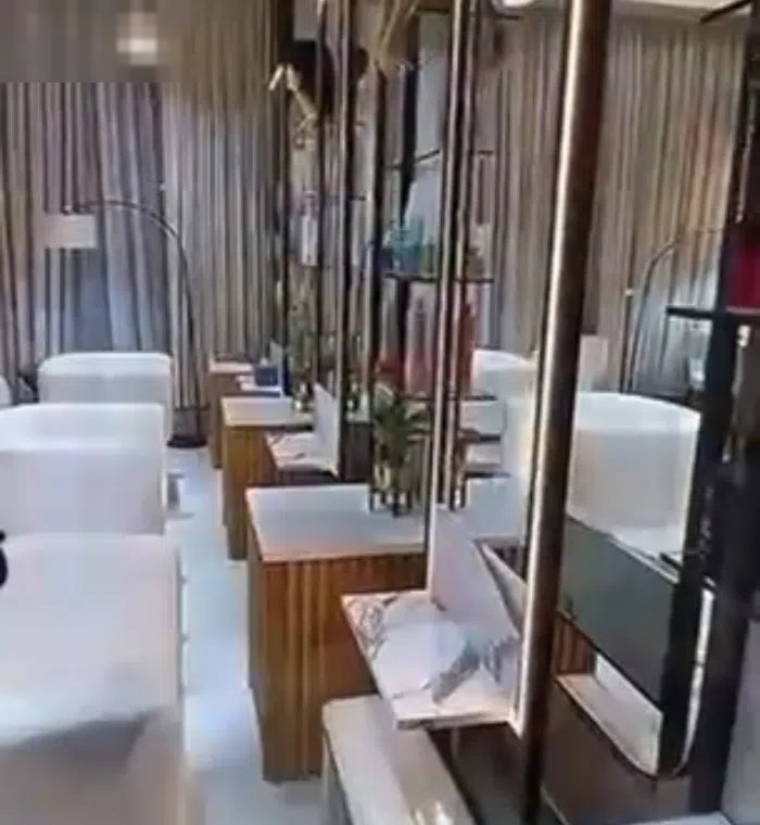 فرصه إيجار وشراء صالون راقى جدا vip بمساحه 220 متر