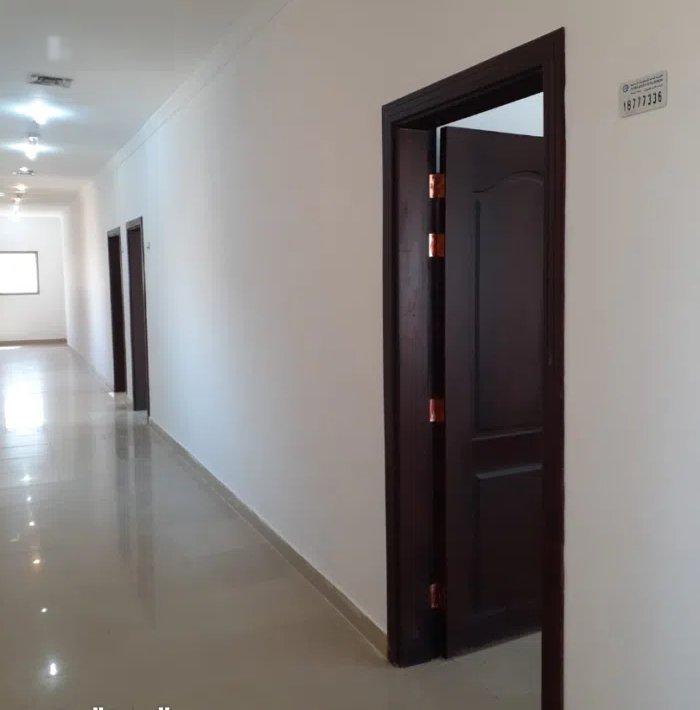 للإيجار مكتب ومحل في حولي شارع بن خلدون مقابل مجمع القاهرة