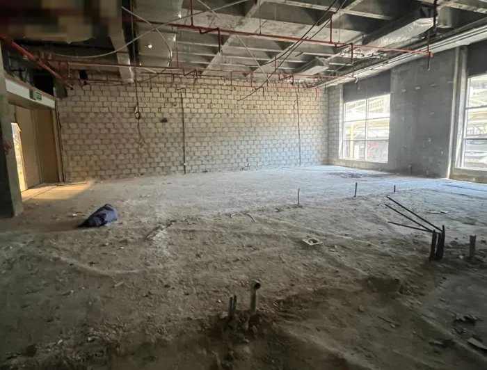 محل تجاري مع فترة سماح للإيجار في القبلة