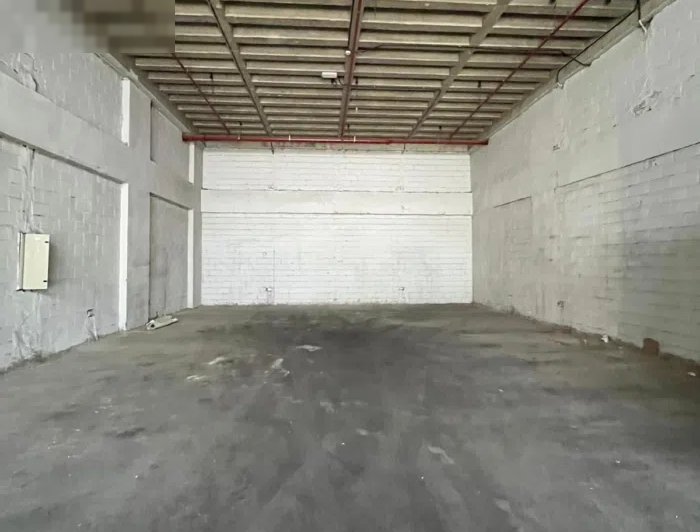 محل حرفي مع فترة سماح للإيجار في الري