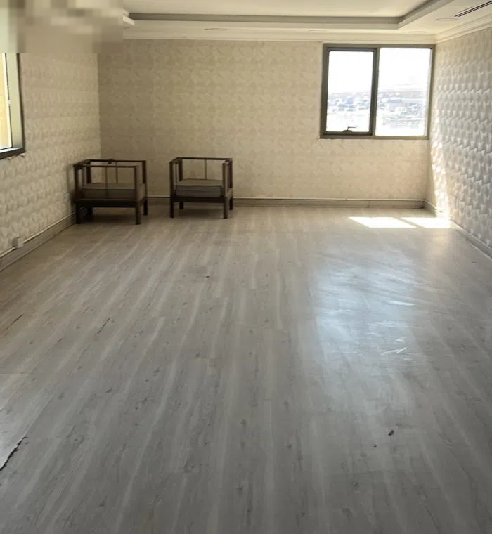 للايجار محل في الري 100 متر