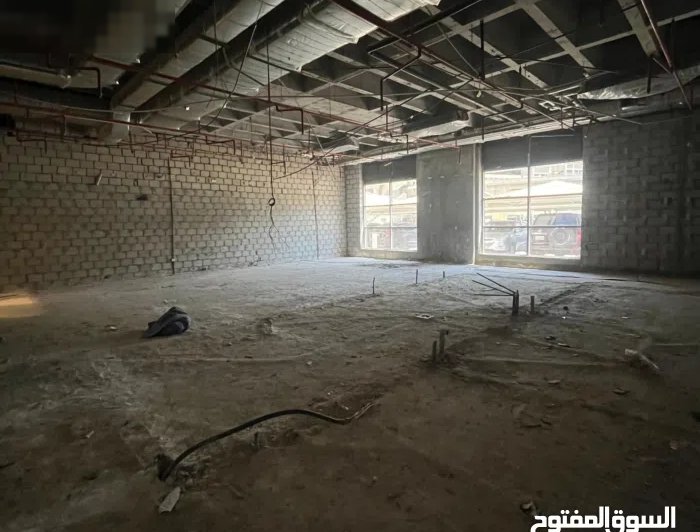 محل تجاري مع فترة سماح للإيجار في القبلة