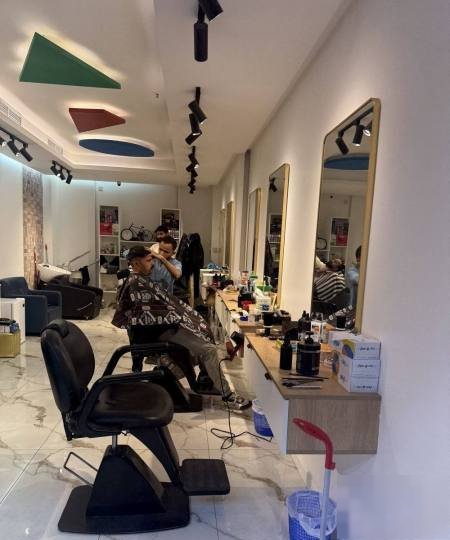 For sale barber men in Bneid Al-Gar piece 1 value rent 1000 Dinar