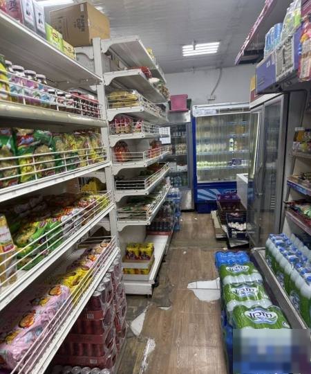 Shop in Abu hlifa