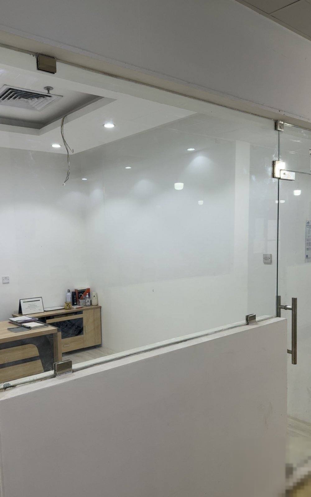 For rent offices, unique location on Salem Al-Mubarak Street