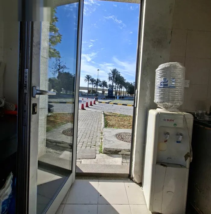 محلات للايجار بحولي والسالميه  وبنيد القار