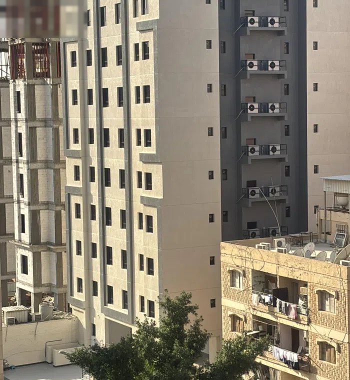 2 bedrooms 2 bathrooms ' kitchen and hall