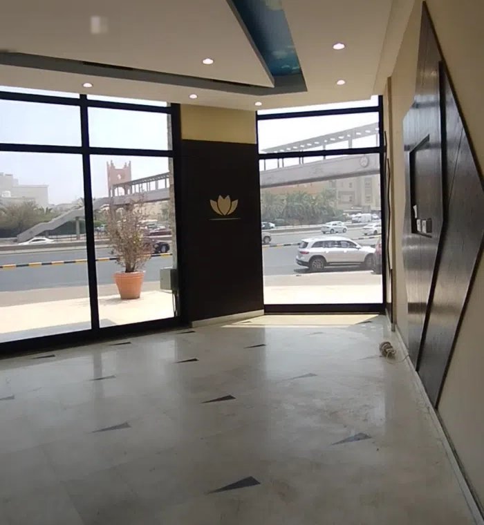 للايجار شقق وادوار مساحات مختلفة مناسبة لصالون او اتيلية او مكتب استشارات