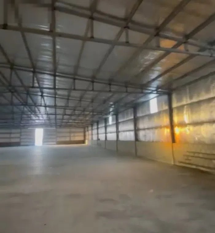 للإيجار سردابين مساحه  الأول 1000 متر والتاني 1038 متر منطقه الري