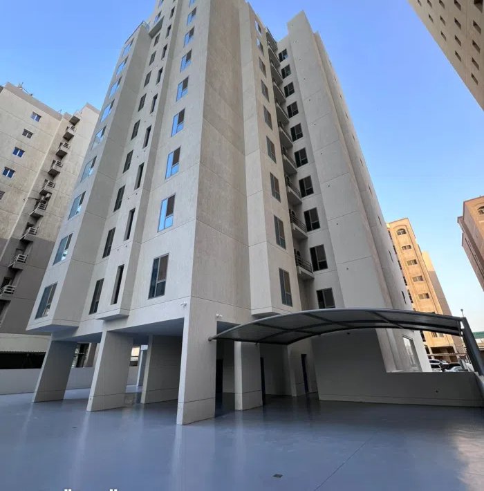 1000 m2 3 Bedrooms Apartments for Sale in Al Ahmadi Fintas