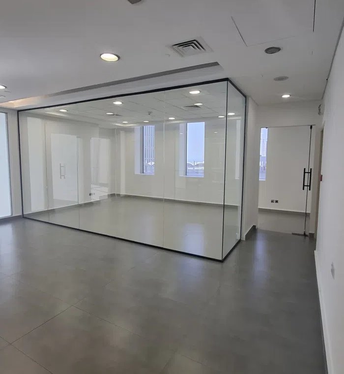 للايجار دور نظيف جاهز في العاصمة مع 3 شهــــــور مجانــــــــــاً