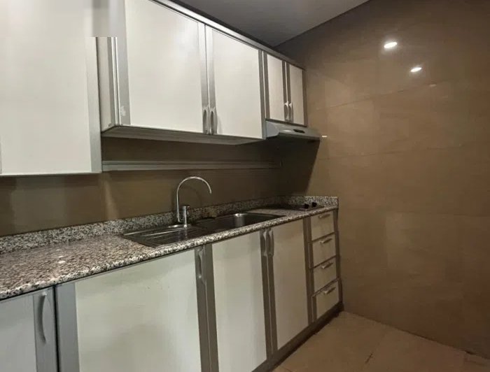 دور تجاري كامل مع فترة سماح  للإيجار في القبلة