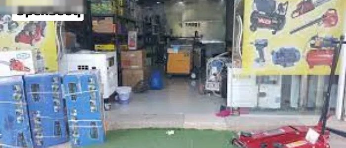 أرض فضاء للإيجار في أمغرة 17,000 م2 مرخصة لتخزين السيارات / Open Yard for Rent in Amghara – 17,000m