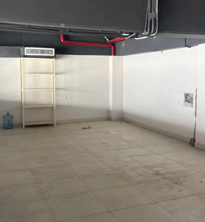 Shop in rai 28 square meters