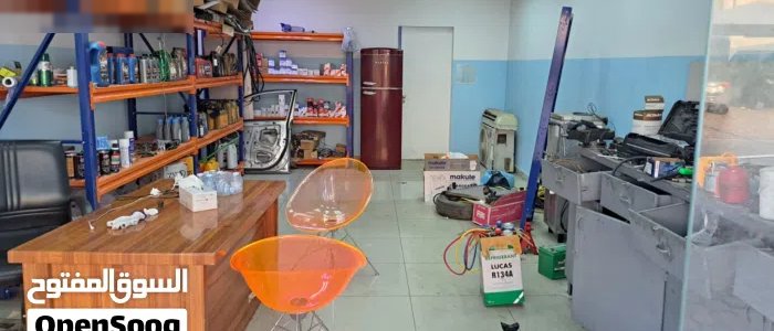 كراج سيارات للبيع ... ساحه من جميع الاتجاهات محل جاهز