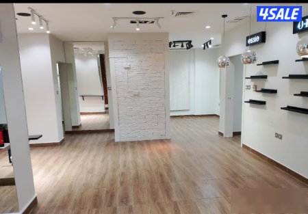 For rent, a women's salon in Shaab Al-Bahri, area 87.58 meters, no license and no equipment.