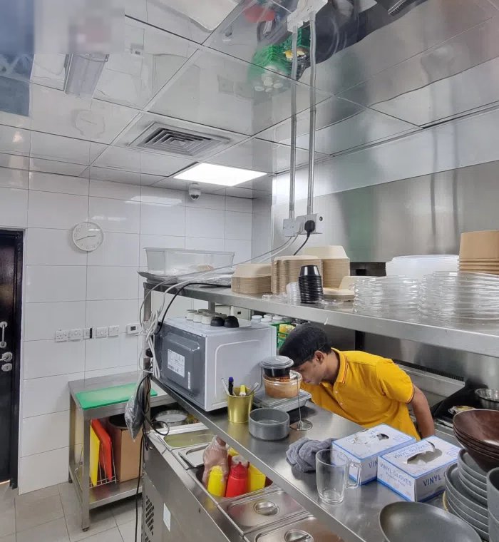 للايجار مطابخ مركزية بأسواق القرين تبدأ المساحات من 20 متر مربع بمواقع مميزة الي مساحات تصل إلي 500