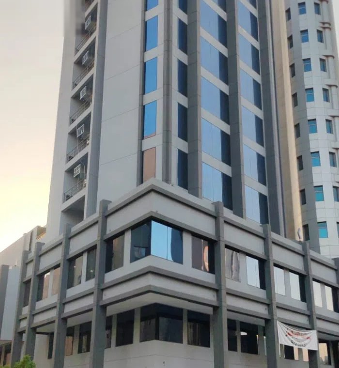 محل للايجار بشارع تونس الرئيسي مساحات مختلفة بمجمع جديد