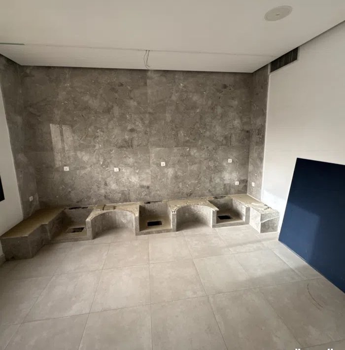 شقة تجارية للإيجار بالجابرية مساحة 97 م  Commercial Apartment for Rent 97 sqm Jabriya