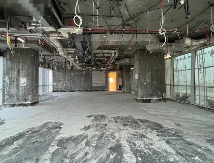 دور كامل تجاري للإيجار في القبلة .