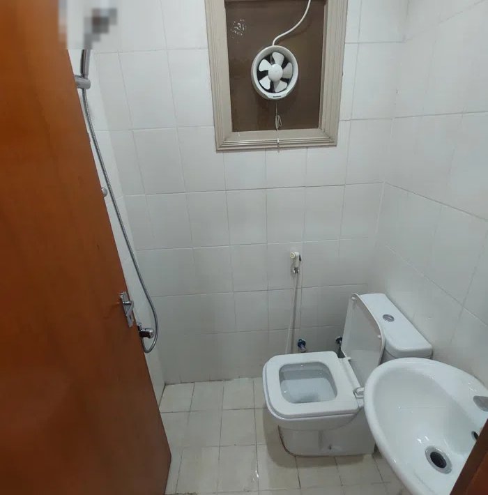 شقه تجاري للايجار صالونات نسائي او خياط نسائي او اتيليه