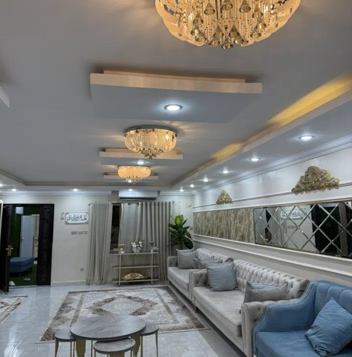 600 m2 More than 6 bedrooms Townhouse for Sale in Al Jahra Waha