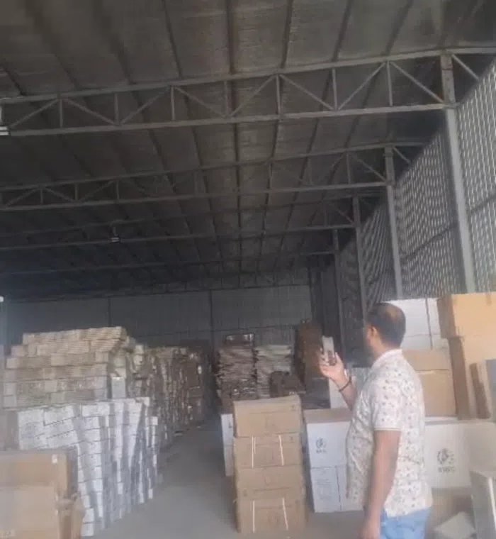 يوجد مخازن امغره الاحمدي الري العارضيه الضجيج ميناء الله الصلبية الزراعية مكتب عقاري نصف شهر عموله