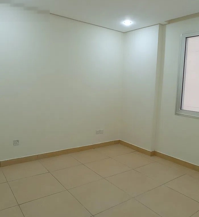 شقة مميزة للايجار غرفتين وصالة وحمامين وغرفة خامة بالسالمة ق 10