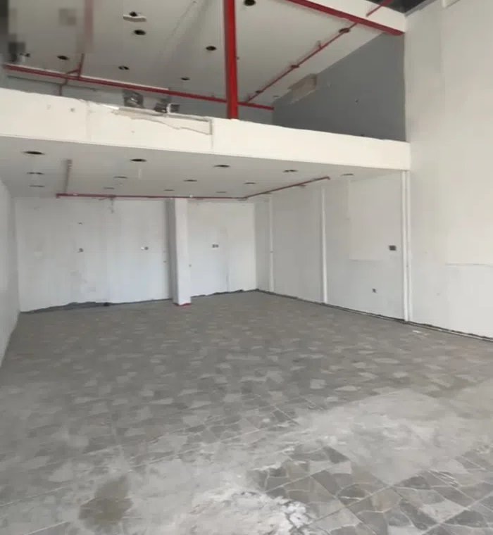 للايجار محلات في الشويخ شارع كندادراي من غير خلو نشاطات مختلفه