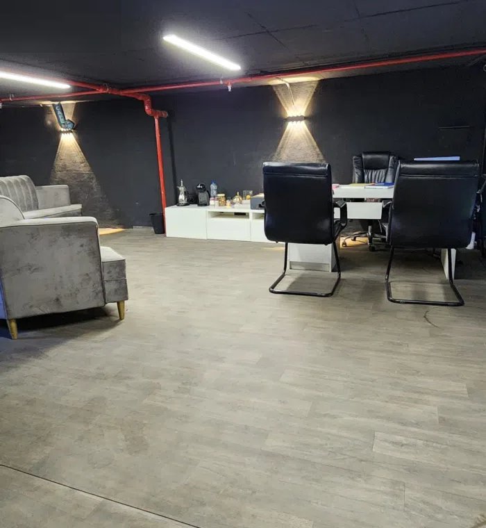 للتنازل محل حماية وقاية وتلميع سيارات جاهز وشغال  مع الرخصة  في الري خلف  النصر الرياضي