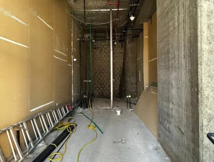 محل تجاري مع فترة سماح للإيجار في الشرق