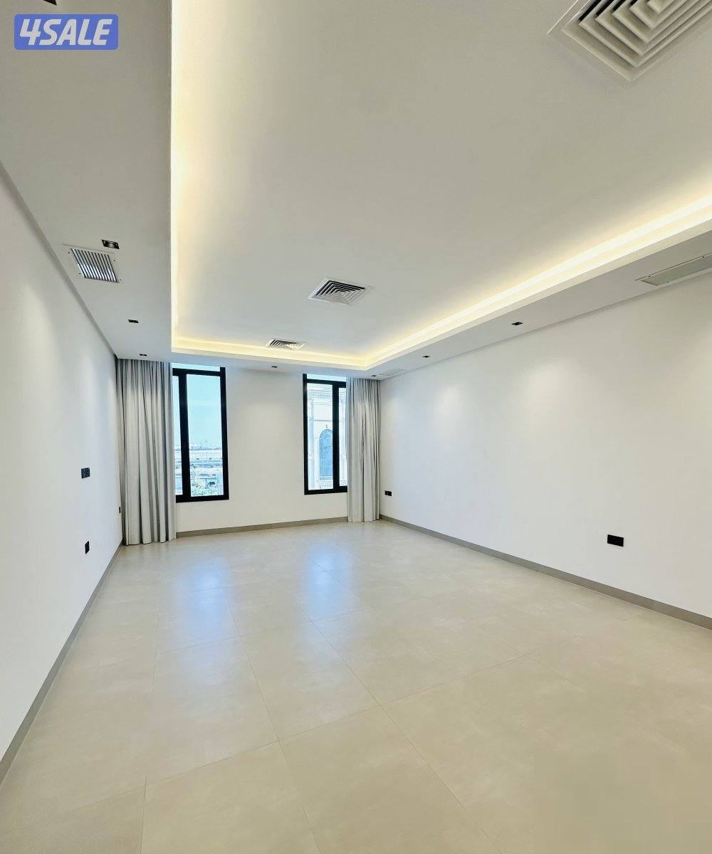 Floor in Farwaniyah