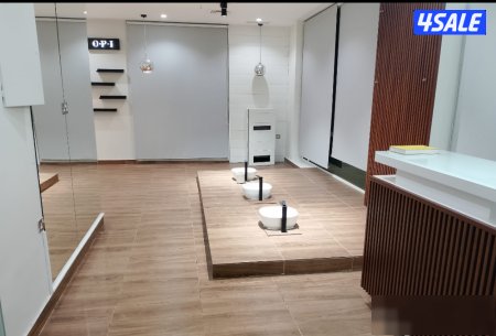 For rent, a women's salon in Shaab Al-Bahri, area 87.58 meters, no license and no equipment.