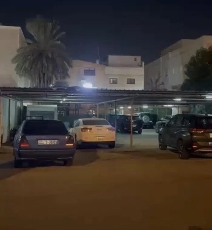 1000 m2 More than 6 bedrooms Townhouse for Sale in Hawally Rumaithiya